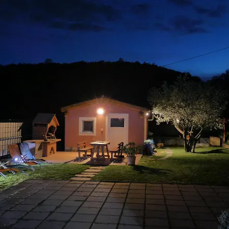 & Olive Oil Valuma Apartment Koper